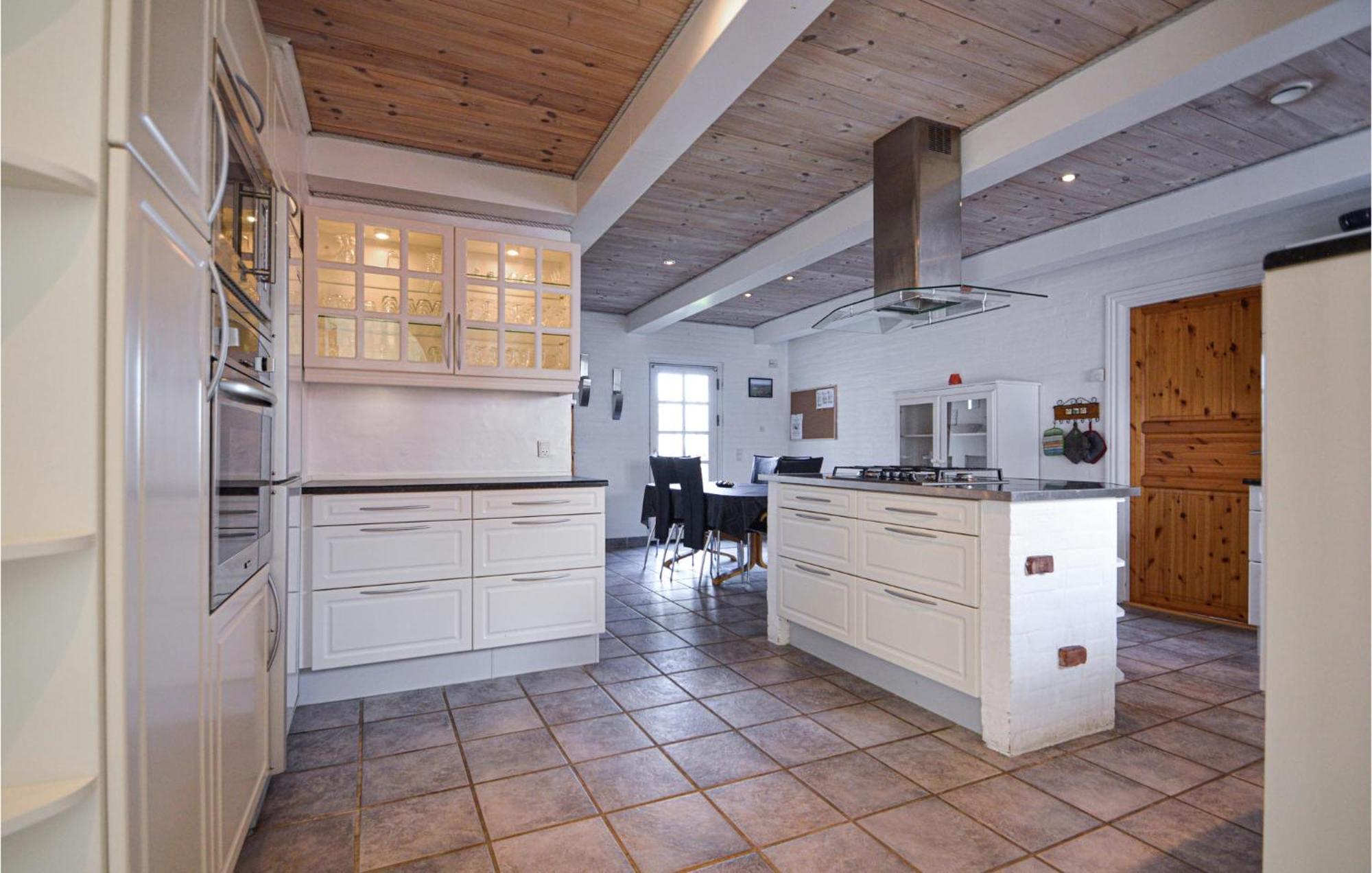 Awesome Home In Bredebro With Kitchen Ballum Екстер'єр фото