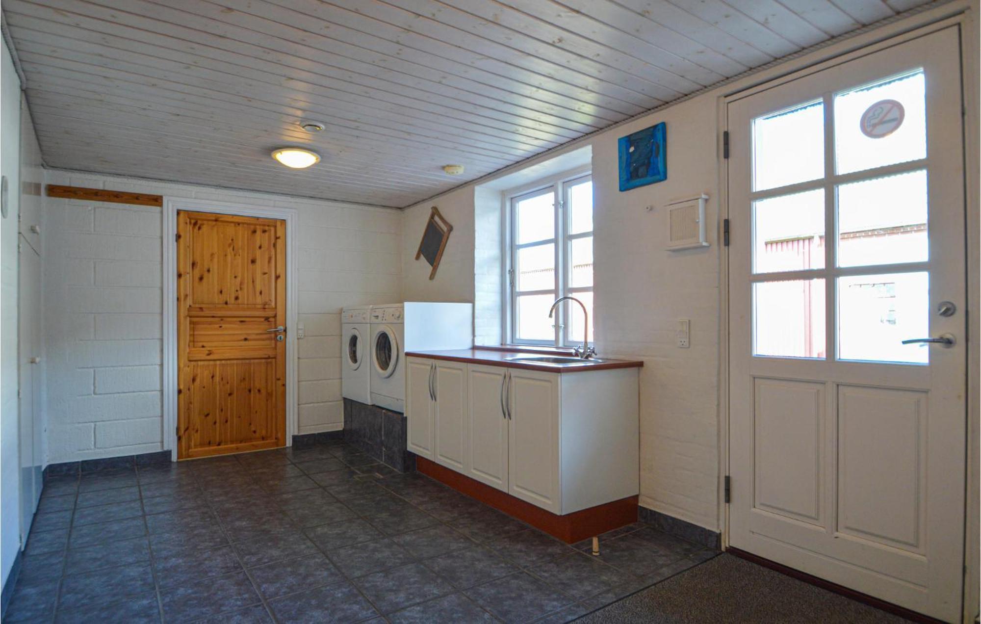 Awesome Home In Bredebro With Kitchen Ballum Екстер'єр фото