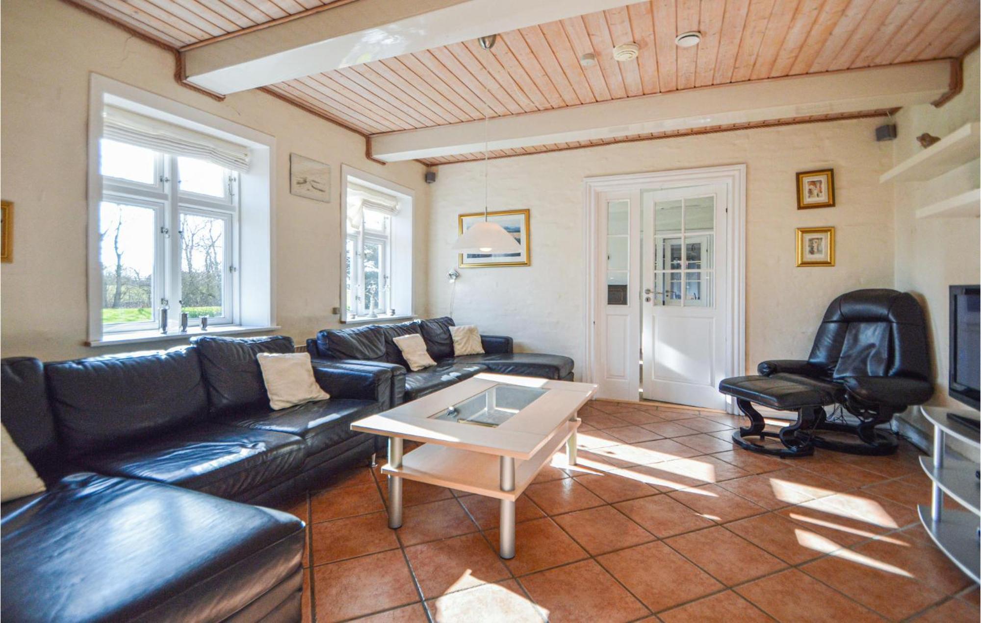 Awesome Home In Bredebro With Kitchen Ballum Екстер'єр фото
