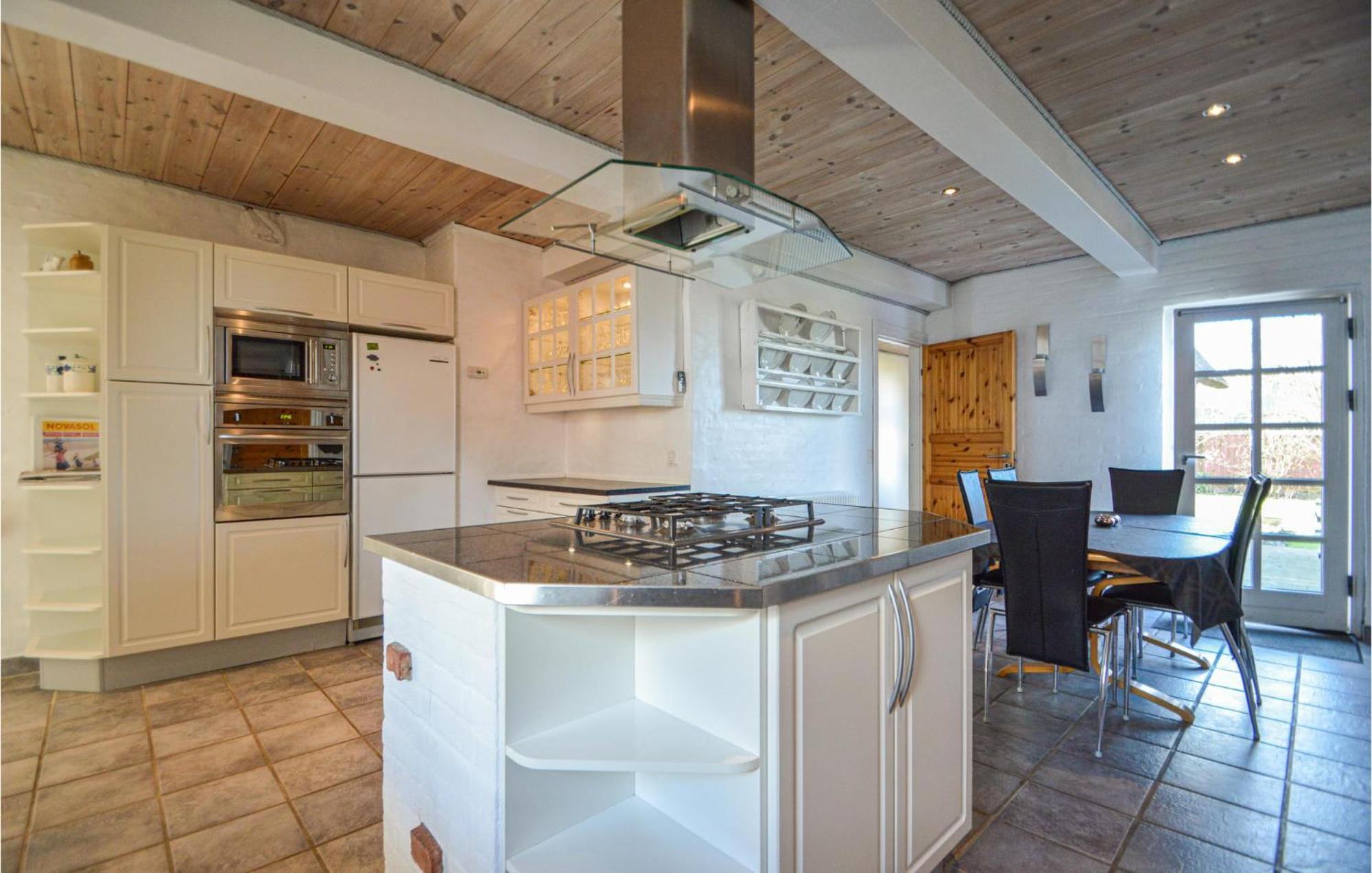 Awesome Home In Bredebro With Kitchen Ballum Екстер'єр фото